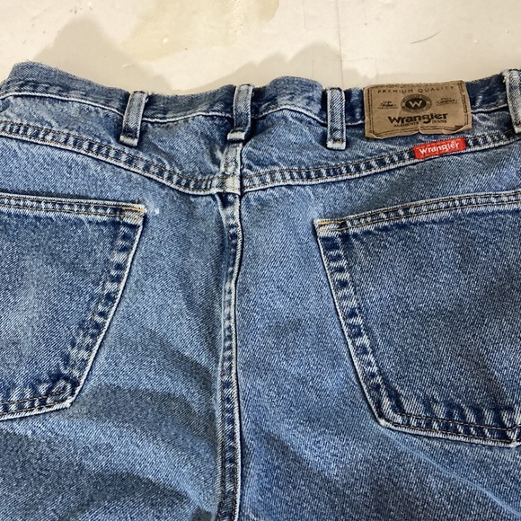 Wrangler Regular Fit Distressed Jeans Size 36X30 - Picture 3 of 7